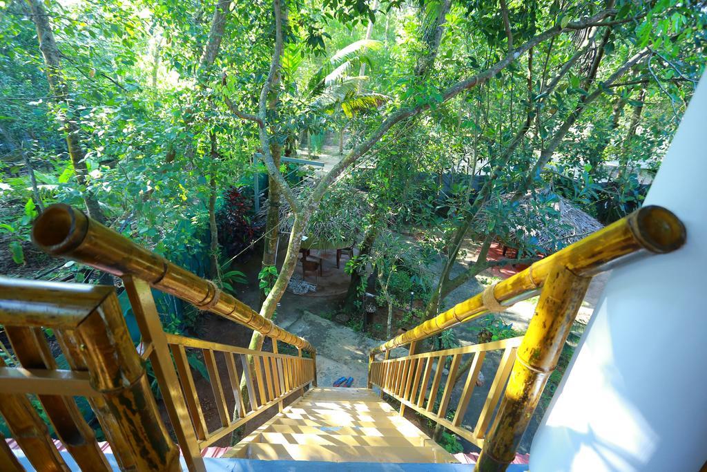 Апартаменты Marari John'S Beach Марарикулам Экстерьер фото